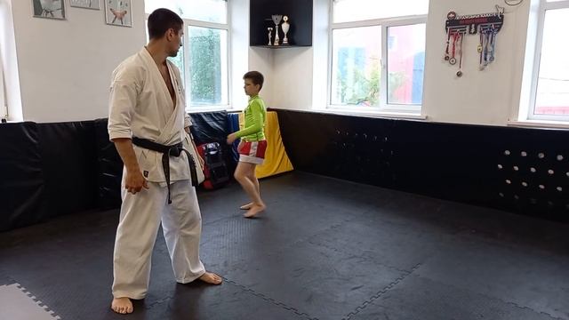 ИНДИВИДУАЛЬНАЯ ТРЕНЕРОВКА ПО КАРАТЕ КИОКУШИНКАЙ.(1) смотреть онлайн