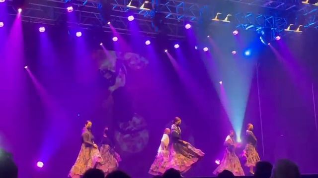 11 Flamenco Adultos – Luz en los Balcones смотреть онлайн