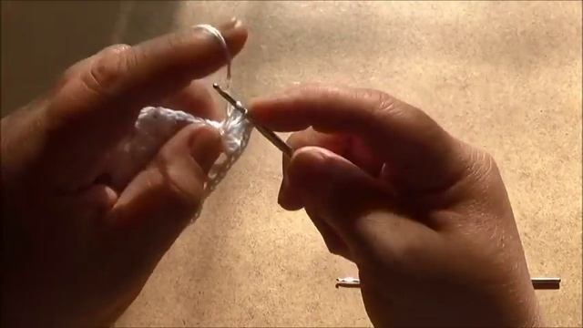 Как связать простую летнюю шапочку крючком? смотреть онлайн