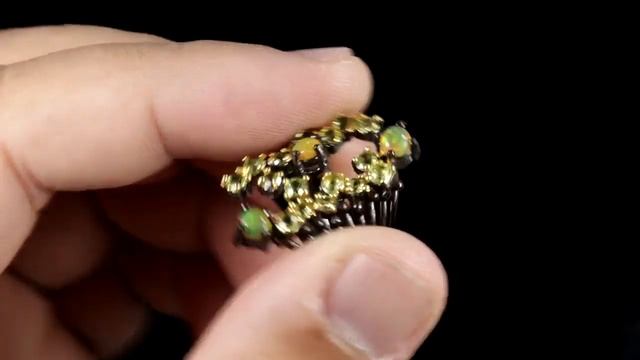 Серебряное дизайнерское кольцо с натуральным радужным опалом арт 33349