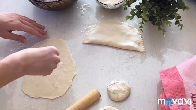 ЧЕБУРЕКИ, самые ВКУСНЫЕ и СОЧНЫЕ. Простой рецепт даже для новичков. смотреть онлайн
