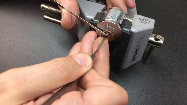 Ruko Serie 1200 Pick and Gut - Just Look at that Key! смотреть онлайн