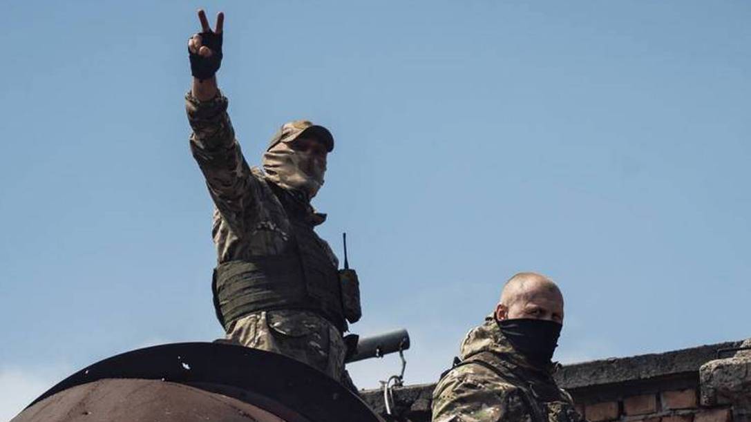 Помни Героев, страна!