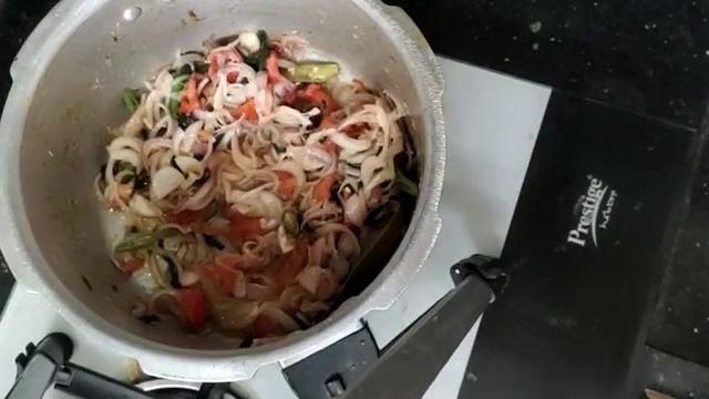 Seeraga samba rice - Chicken briyani - Pressure cooker version - Healthy traditional style смотреть онлайн