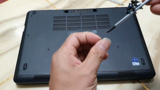 Dell Latitude E5450 review | phân khúc giá 6 triệu | quá trình giao hàng khách ở Tháp Mười Đồng Thá смотреть онлайн