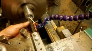 Как на токарном расточить ГЛУБОКОЕ ОТВЕРСТИЕ? Инструмент из Китая.