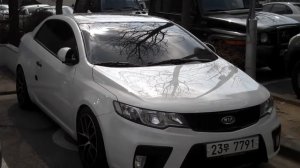 Cool cars in Korea. Do we have this Kia model in the US .mp4