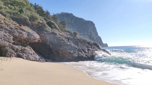 Пляж Дамлаташ в Аланье. Турецкая Ривьера. 9 января 2019 года. смотреть онлайн