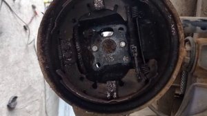 замена задних тормозных колодок форд фиеста, фьюжен.