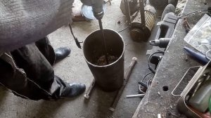 Самодельная корморезка из дрели и кавадрата 10на10.