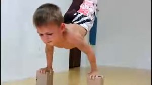 Мальчику 5 лет  Вот так!