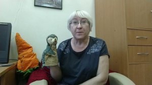 Летом серый, зимой белый.