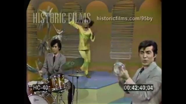 Eartha kitt with Sergio mendes in 1966 One note samba смотреть онлайн