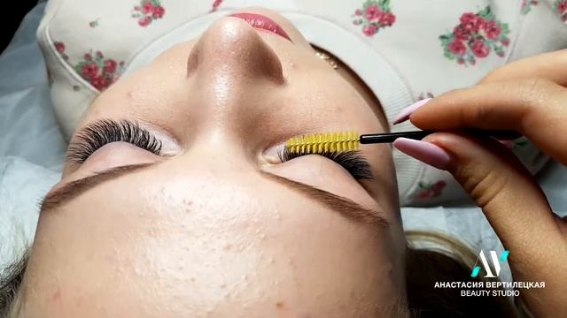 Преображение после процедуры наращивнания ресниц в студии красоты Анастасии Вертилецкой смотреть онлайн