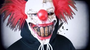 НАГЛЫЕ БАБКИ В ОБЩЕСТВЕННЫХ МЕСТАХ