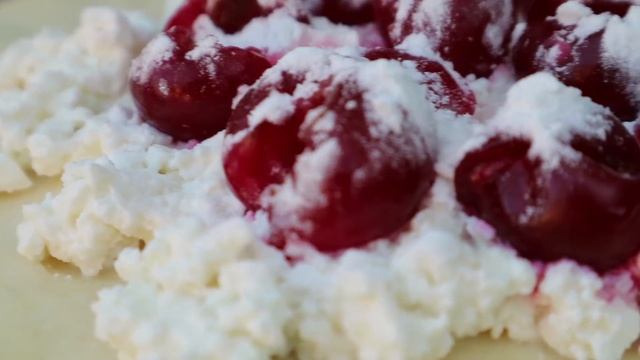 Сладкая лепешка с вишней и творогом | Сладкий пирог на сковороде