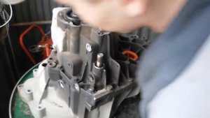Ford Fiesta коробка робот шумно работает !