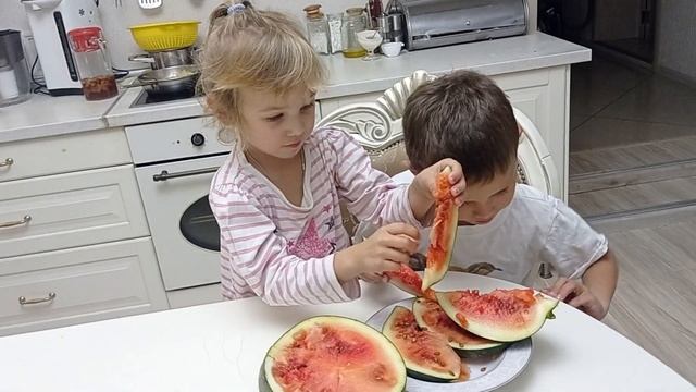 #арбузы_в_Башкирии#шуга_беби Наши арбузики!Снимаем пробу! смотреть онлайн