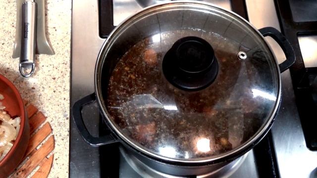 Тушёное мясо (свинина) с правильной подливкой