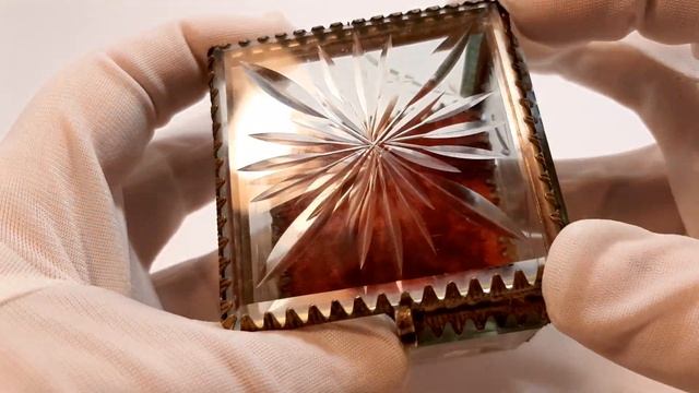Саркофаг для уранового стекла. Шкатулка из фацетного стекла. Сталинский ампир.