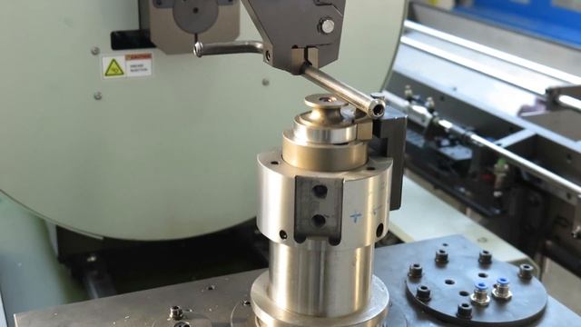 Станок для гибки кронштейнов глушителей из трубки 12.7х1.5мм. смотреть онлайн