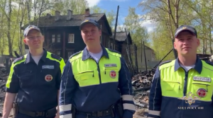 В Пермском крае сотрудники полиции помогли жителям горящего дома эвакуироваться