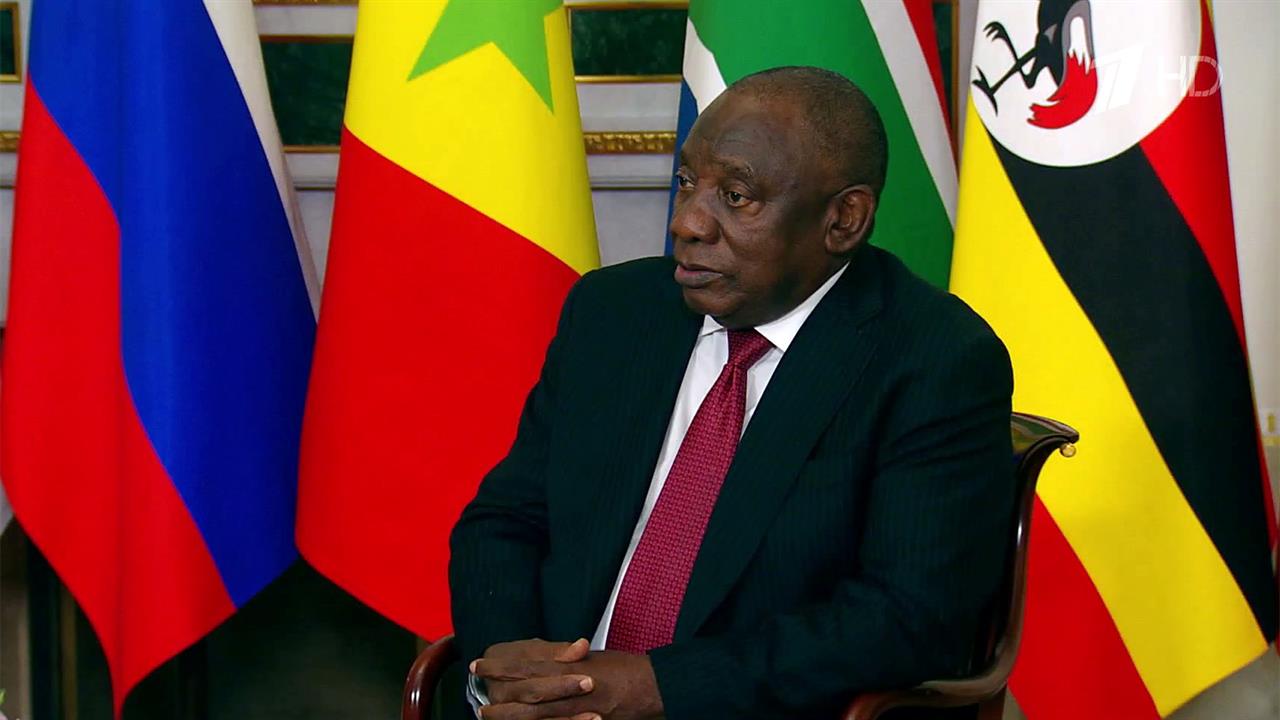 Президент РФ на встрече с главой ЮАР обсудил проблемы, связанные с разрешением кризиса на Украине