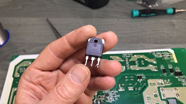 Інвертор Must PV18-1012 1 кВт. Огляд начинки. смотреть онлайн