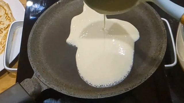 Тонкие вкусные блинчики на масленицу получаются всегда! Рецепт не только на молоке