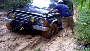 Nissan Patrol GQ with a broken HUB