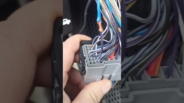 Шевроле Кобальт, Равон 4. Установка и подключение кнопки багажника. смотреть онлайн