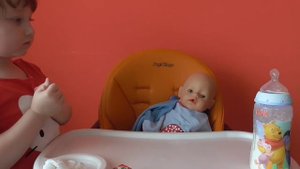 Кормление куклы Беби борн Бена Видео для девочек играем в куклы Маша как Мама Baby born Ben