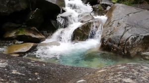 Расслабляющий Звук Горной Реки + Водопад - 8 часов глубокого релакса