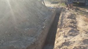 День 3. Заливка фундамента. Льем в траншею