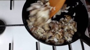 Куриные желудки тушеные по домашнему