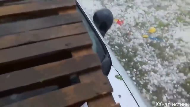 Огромный град, размеры градин увеличиваются с каждым годом - предсказания сбываются смотреть онлайн