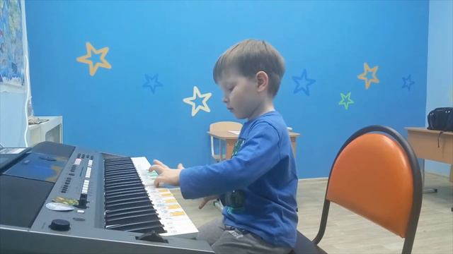 Soft Mozart Recital: Artem (4) plays exersise "Hanon 1" смотреть онлайн