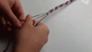 Видеоурок 3. Как плести фенечку "вечная классика".