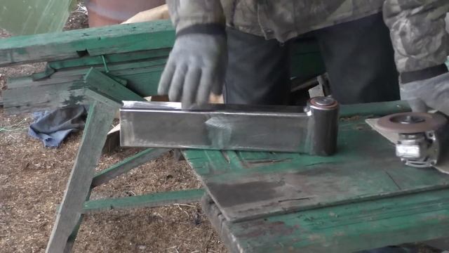 Оригинальное кресло, индивидуального исполнения,  сломать не получится.