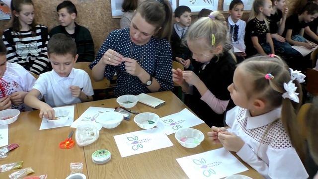 Тима в школе научился делать домик из спичек! Весенняя ярмарка в школе. смотреть онлайн