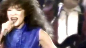 'Be My Baby' -  Ronnie Spector, Belinda Carlisle, Grace Slick • 1987 Live