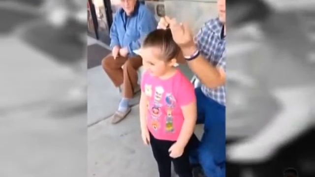 Мега прикол Если нужна прическа бегите к папе смотреть онлайн