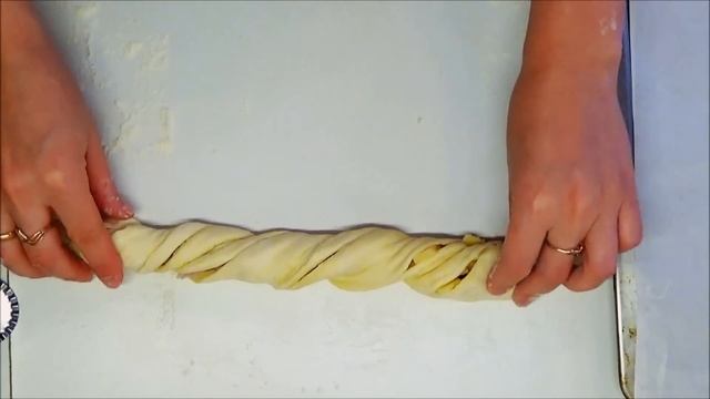 Как приготовить СЛОЕНЫЕ ЗАВИТУШКИ С СЫРОМ И МЯСОМ смотреть онлайн