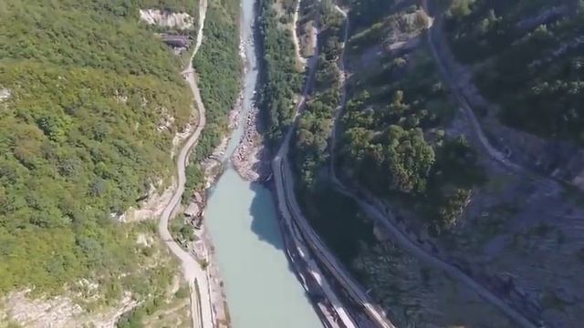 Абхазия. Ингу́рская ГЭС (Ингурское водохранилище) на границе Абхазии и Грузии