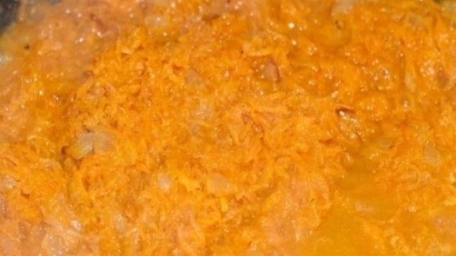 Печеночный пирог с морковью и луком