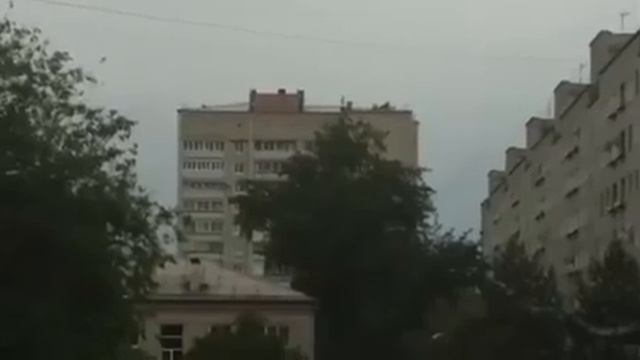 В Благовещенске на крыше 14 этажного дома гуляли дети смотреть онлайн