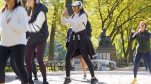 FUNNY Fart Prank in NYC! Dancing Out the Farts!