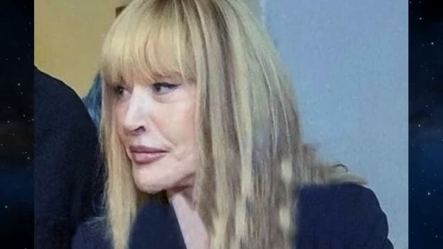 Гуинплен! Псевдодрузья из Латвии слили фото Пугачевой без фильтров смотреть онлайн