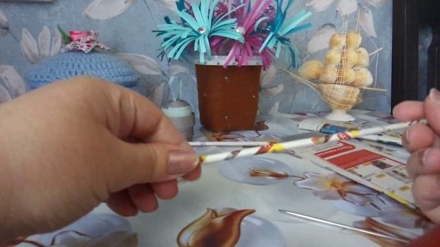 Пр. Поделка из газетных трубочек.