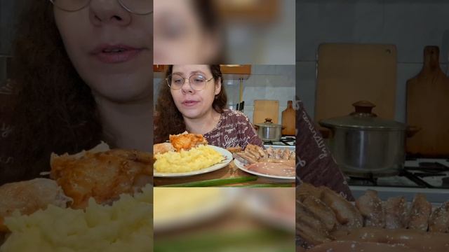 Кот рыгает